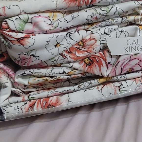 Charter Club Damask Floral Cal King Sheet Set - White with Pink & Yellow Flowers - Picture 4 of 7